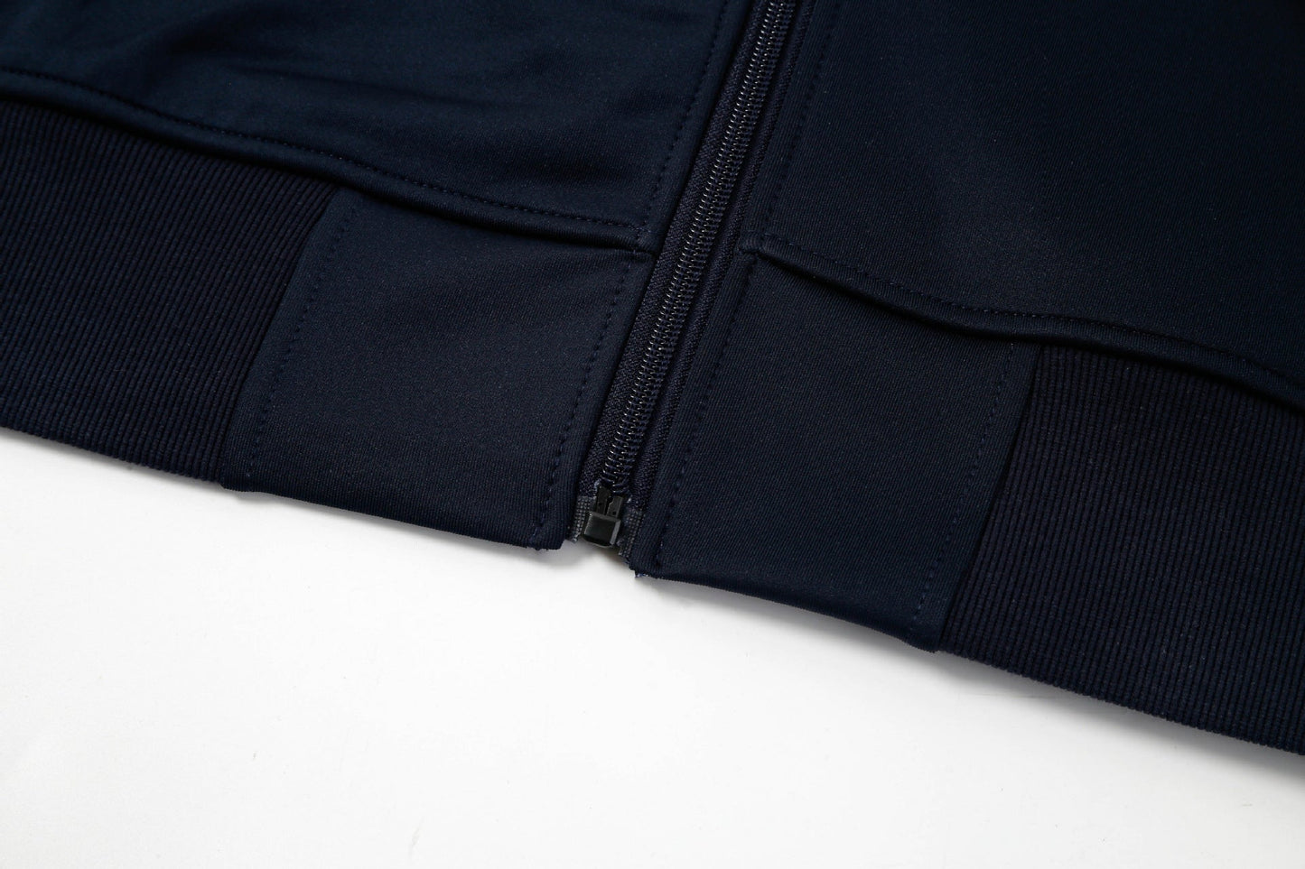 AMI PARIS Men's and women's sportswear