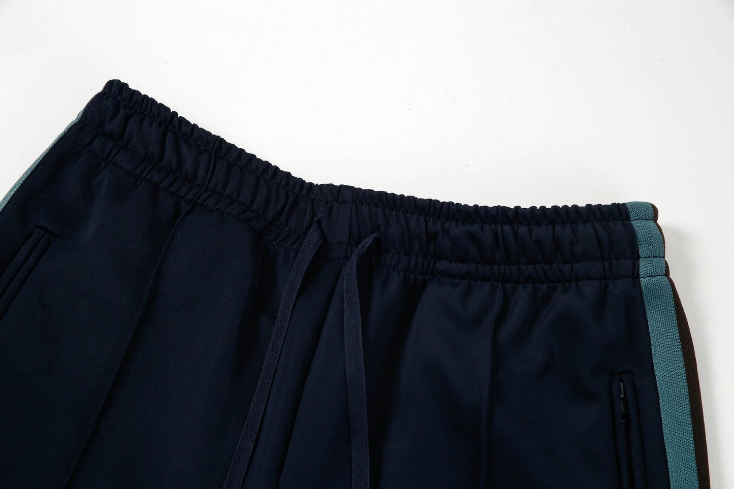 AMI PARIS Men's and women's sportswear